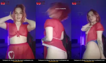 Sarkık Memeli Arkadaşını Açıp Yarrağandaki Amcığa Parmakla Dokunmak
