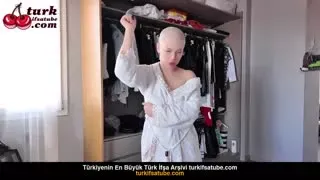 Jüpiter Kafa Kel’in Çıplak Vücudunu Gösterdi